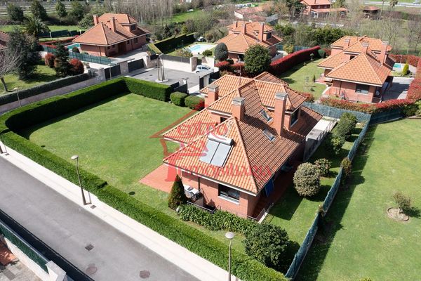 Chalet independiente en venta en Carretera de Castiello, 308, Castiello - Bernueces, Periurbano, Gijón